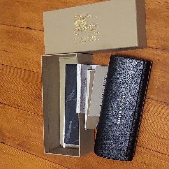 Burberry Sunglasses BE 3173 - Picture 8 of 12